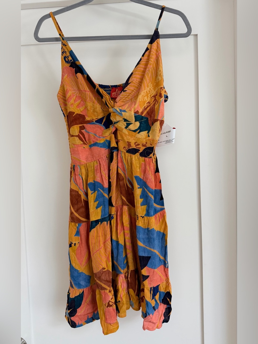 NWT Angie Tropical Floral Twist Front Cutout Tiered Dress L
